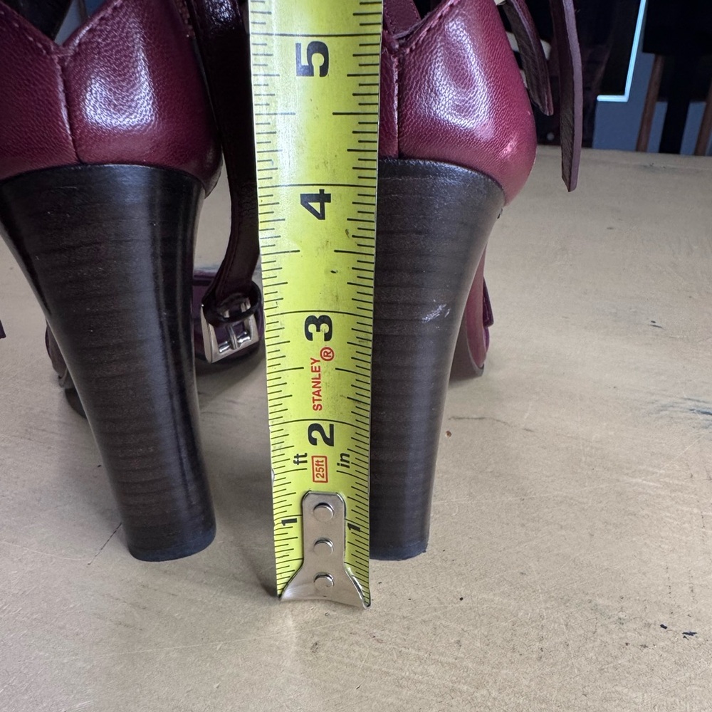 Prada Shoes - Picture 6 of 9